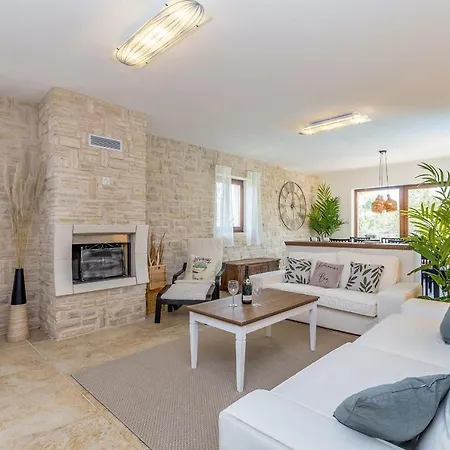 House Casa D'oro בית נופש Strilcici