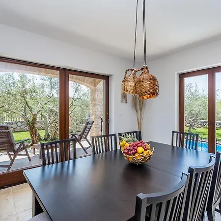 בית נופש House Casa D'oro Strilcici