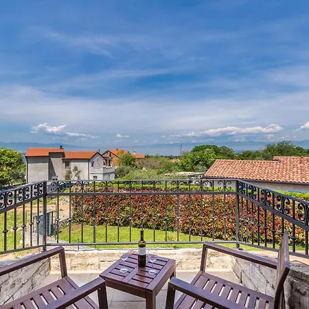 House Casa D'oro בית נופש